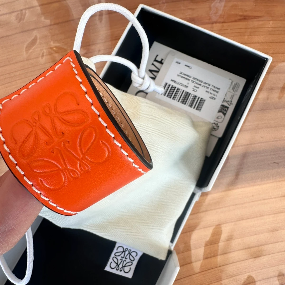 Manchette Loewe en cuir orange