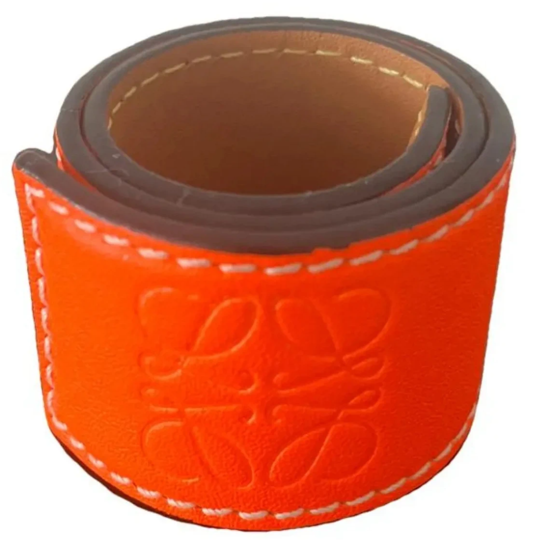 Manchette Loewe en cuir orange
