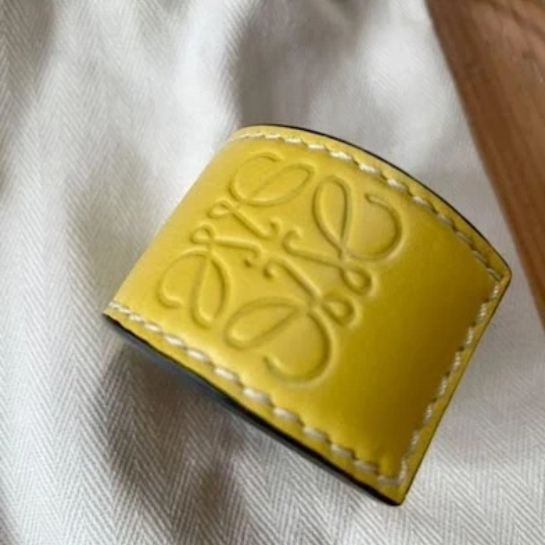 Manchette en cuir Jaune Loewe