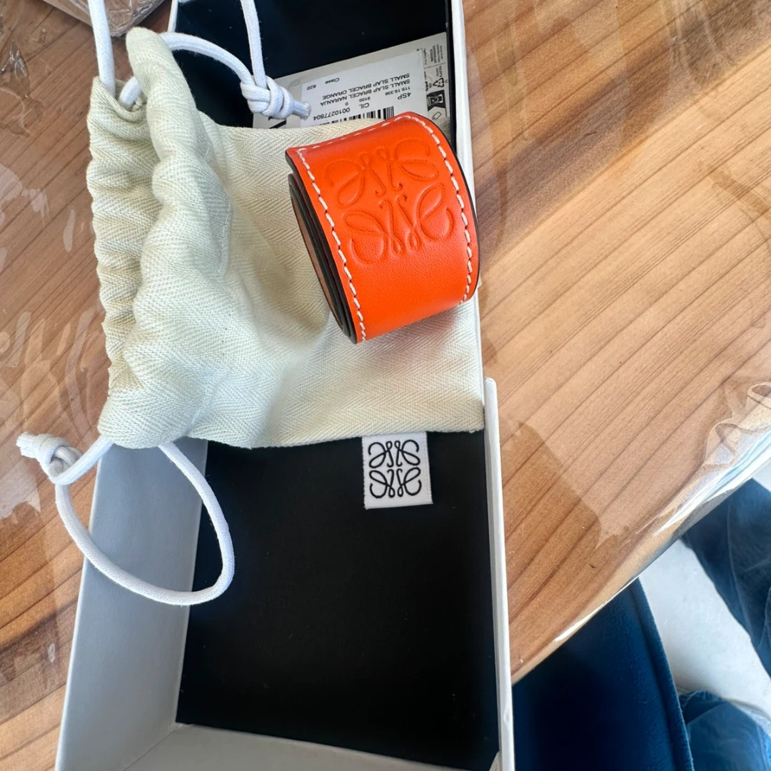 Manchette Loewe en cuir orange
